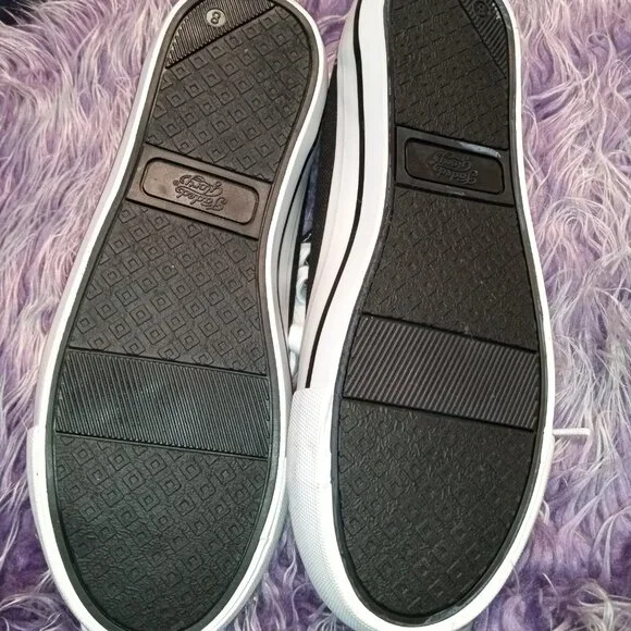 Sneakers - Picture 5 of 5